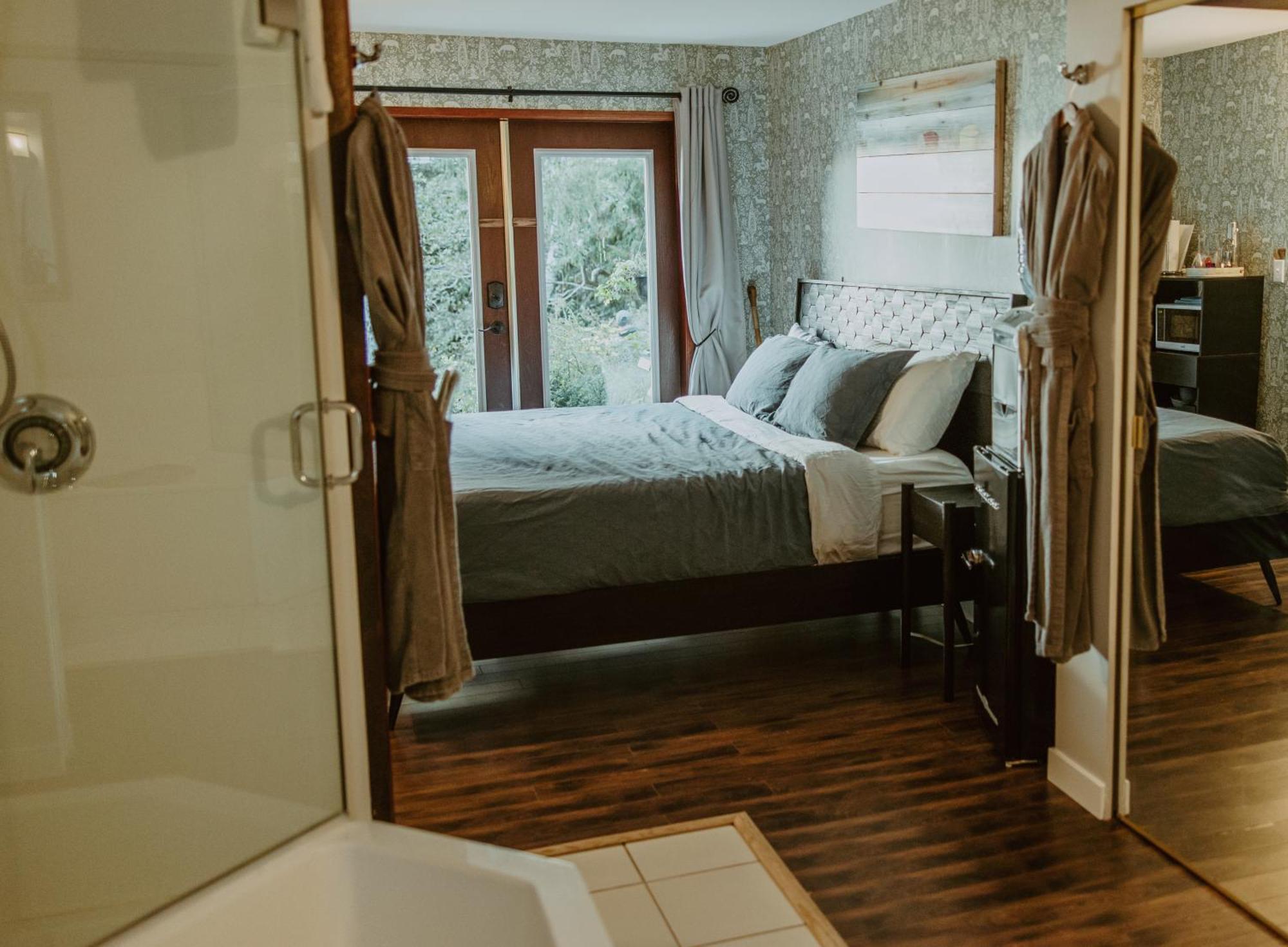 Lunar Cove Inn Charters And Tours Tofino Luaran gambar