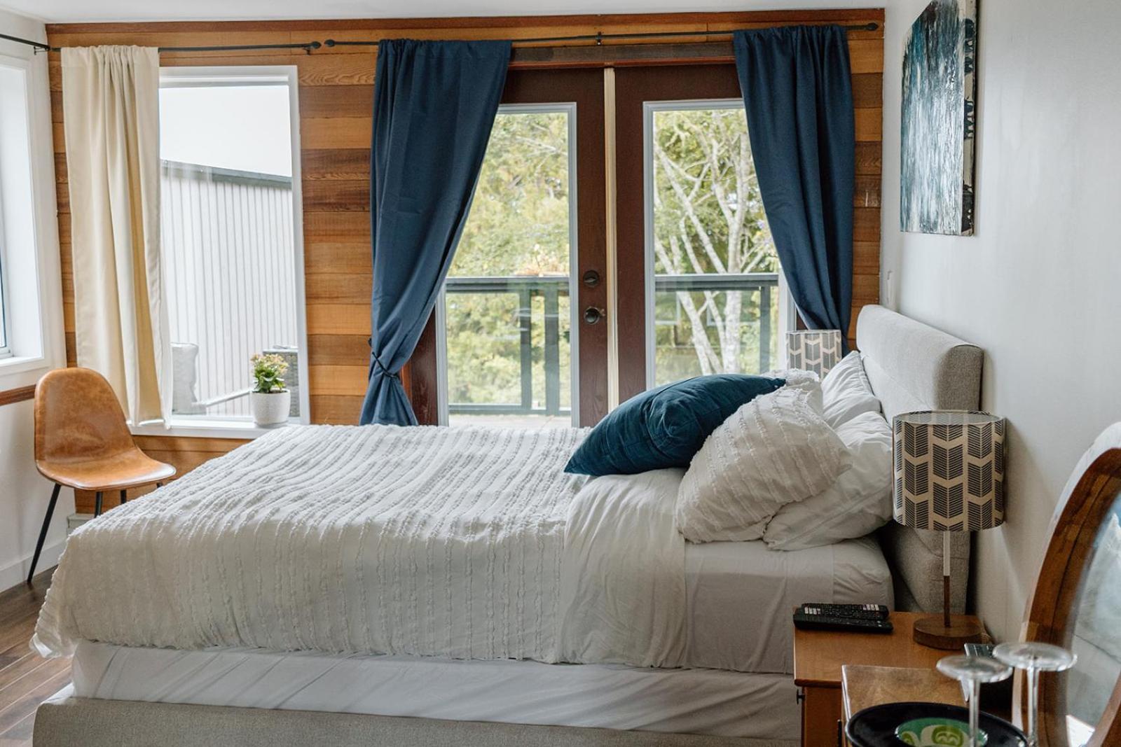 Lunar Cove Inn Charters And Tours Tofino Luaran gambar